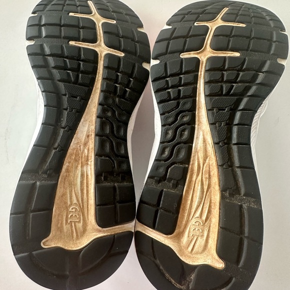 ASICS running shoes - Picture 6 of 6